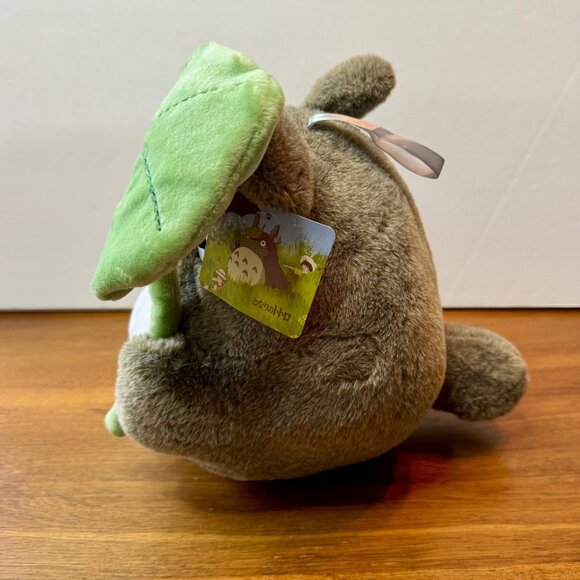TOTORO Plush Toy With Leaf 11" NEW Studio Ghibli Hanging Stuffed Animal NWT - Picture 3 of 9
